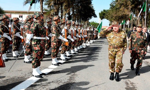 زيارة قائد أركان الجيش لقيادة الحرس الجمهوري: تعزيز للتنسيق والجاهزية القتالية