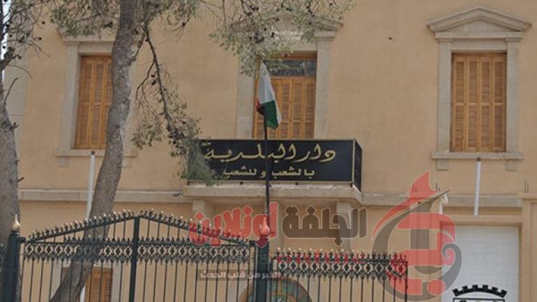 صفقات بمئات الملايير و ملفات أمام المصالح الأمنية ورئيس البلدية في قفص الاتهام، منح صفقات مشبوهة والتلاعب في محررات رسمية وتبديد المال العام .