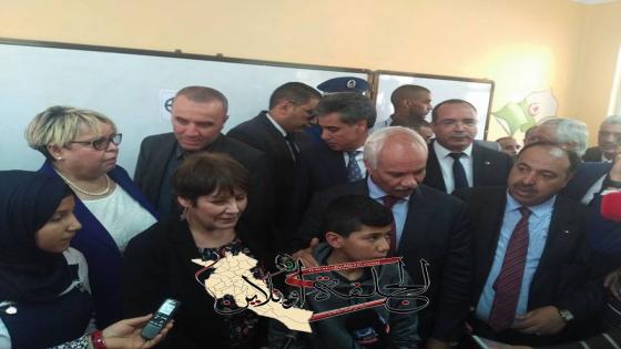 وزيرة التربية نورية بن غبريط تشرف على فتح أظرف أسئلة إمتحان شهادة التعليم المتوسط، وتعاين بعض المشاريع التي هي في طور الإنجاز.