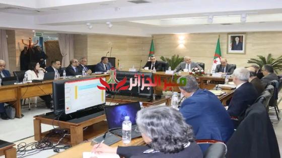 اجتماع تنسيقي بين وزارتي المالية والبريد وبنك الجزائر حول تطوير وسائل الدفع الإلكتروني