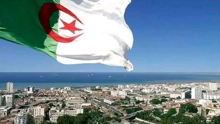 أحزاب ومنظمات وطنية تستنكر التصريحات غير المسؤولة للرئيس الفرنسي ضد الجزائر