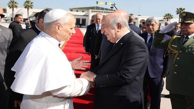 الرئيس تبون يودع البابا “لاون الرابع عشر” بمراسم رسمية.. الجزائر ترسم خارطة جديدة لحوار الحضارات من مطار هواري بومدين