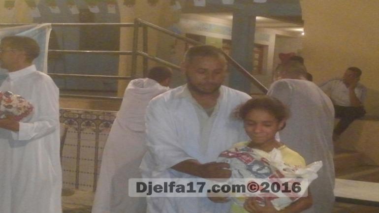 الفتيات الساهرات والهيبسترز البالية يسيطرن على أزياء جيل زد لاستعادة صيف Hot Vax 2.0