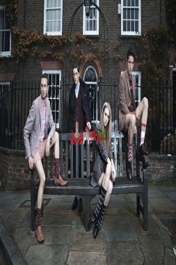 تلبية المرأة الذي يجعل المستهلكين المقاطعة كبيرة مرة أخرى