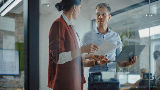 كيف تحاول شركات التكنولوجيا جذب الموظفين العائدين إلى العمل بعد الجائحة