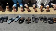 عامين حبس نافذة لسارق أحذية المصلين من المساجد.