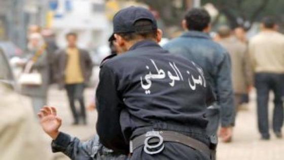 فرقة الشرطة القضائية بأمن دائرة حاسي بحبح، توقف مروج مخدرات ومنتهك حرمة أحد المساكن.